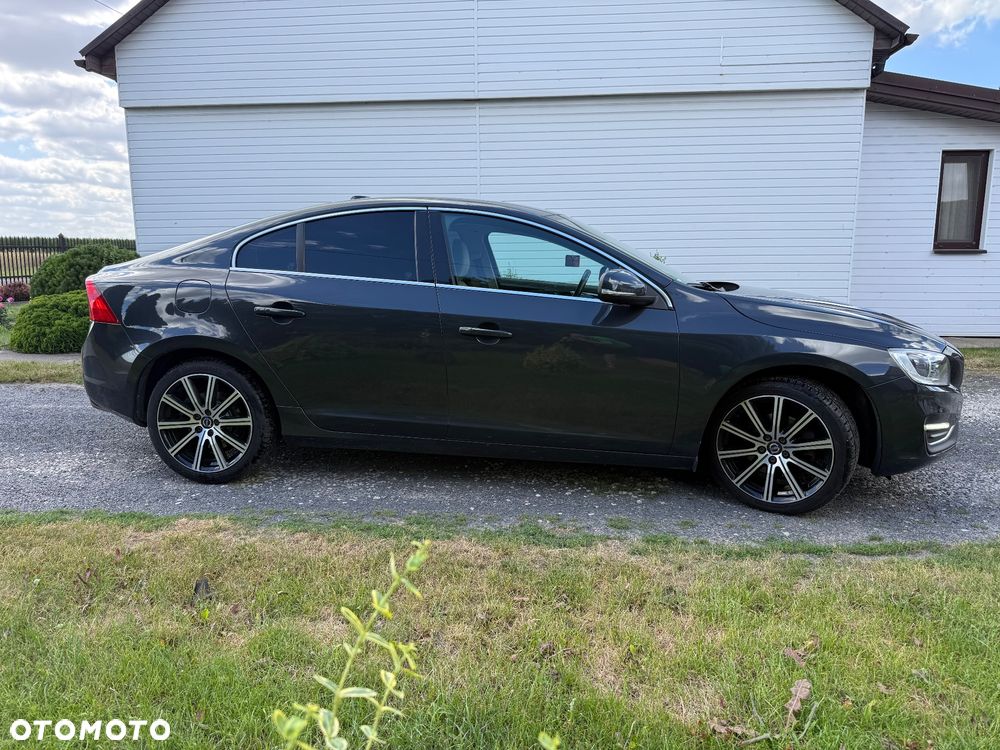 Volvo S60 D3 Drive-E R-Design Momentum - 5