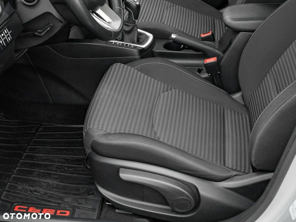 Kia Ceed 1.5 T-GDI M - 14