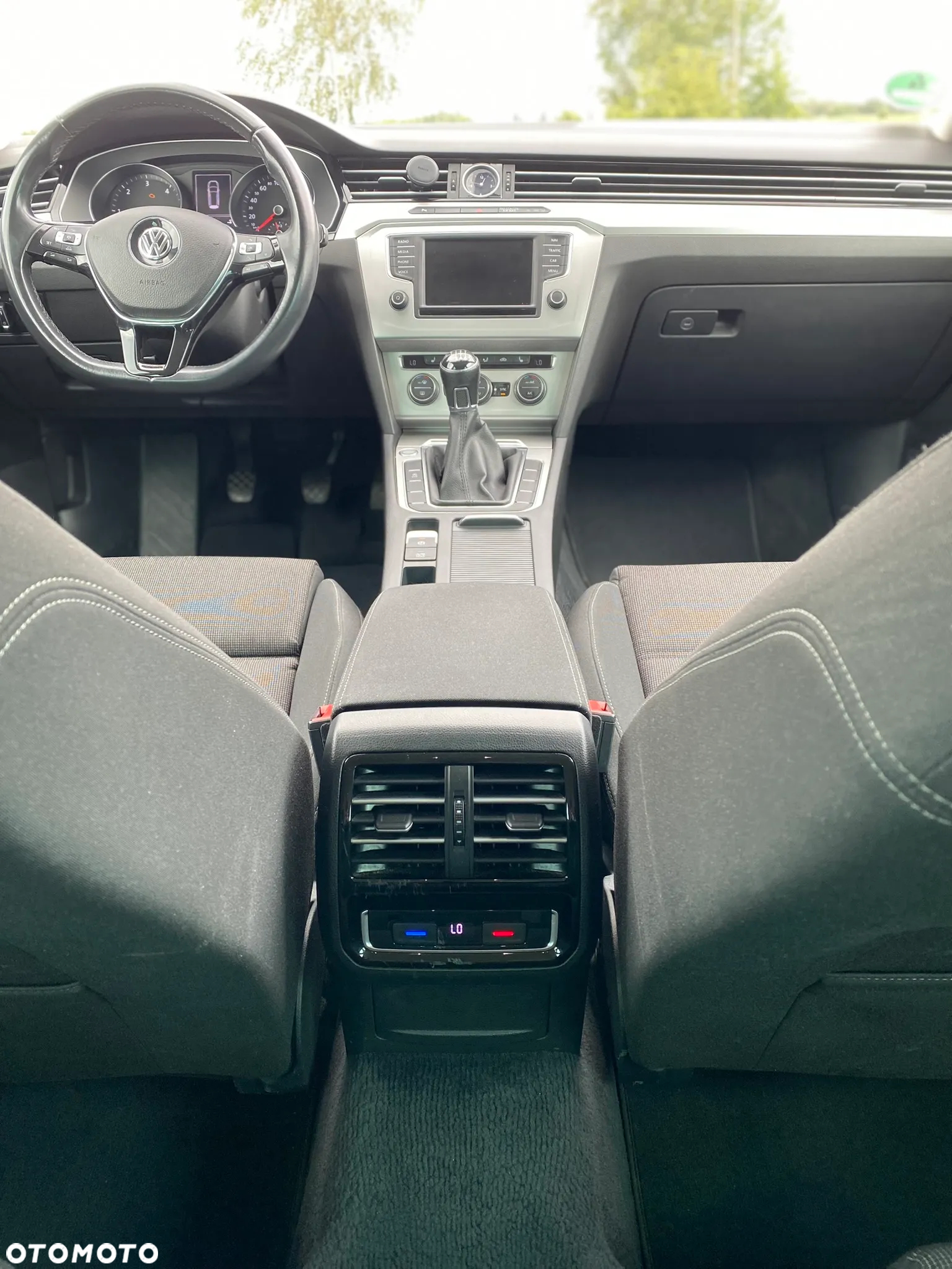 Volkswagen Passat 2.0 TDI BMT Comfortline - 23