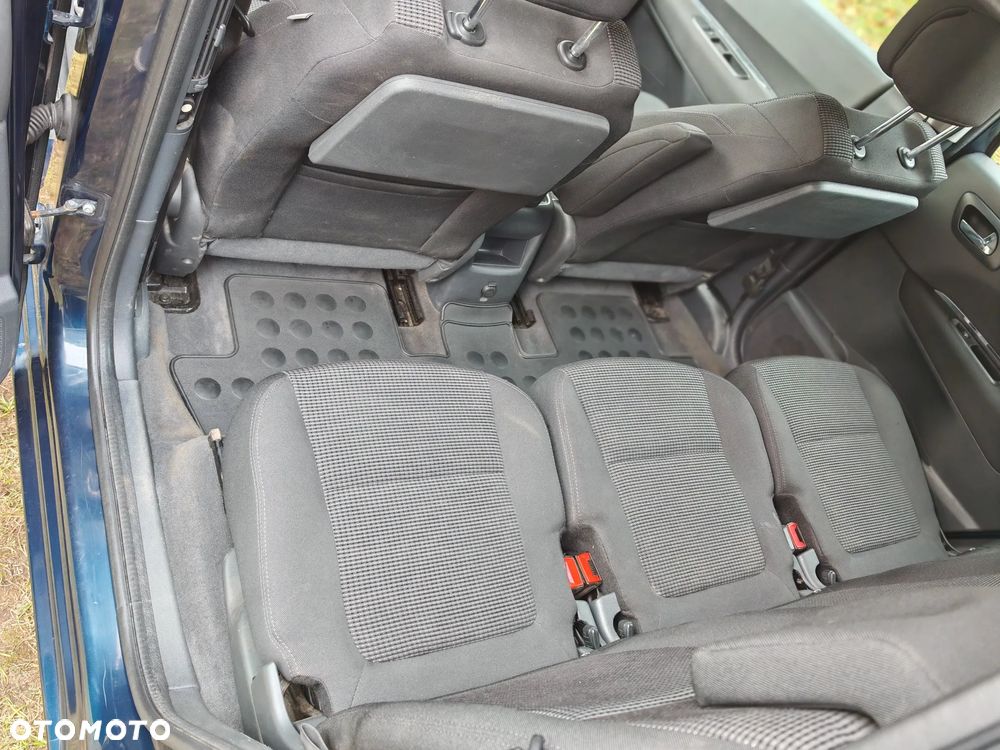 Peugeot 5008 - 15