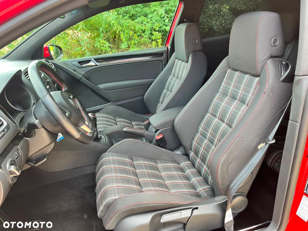 Volkswagen Golf 2.0 GTI - 18