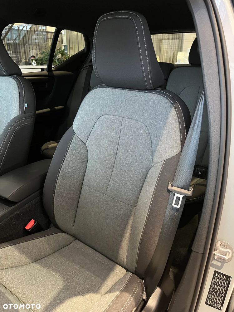 Volvo XC 40 B3 Plus Dark - 14