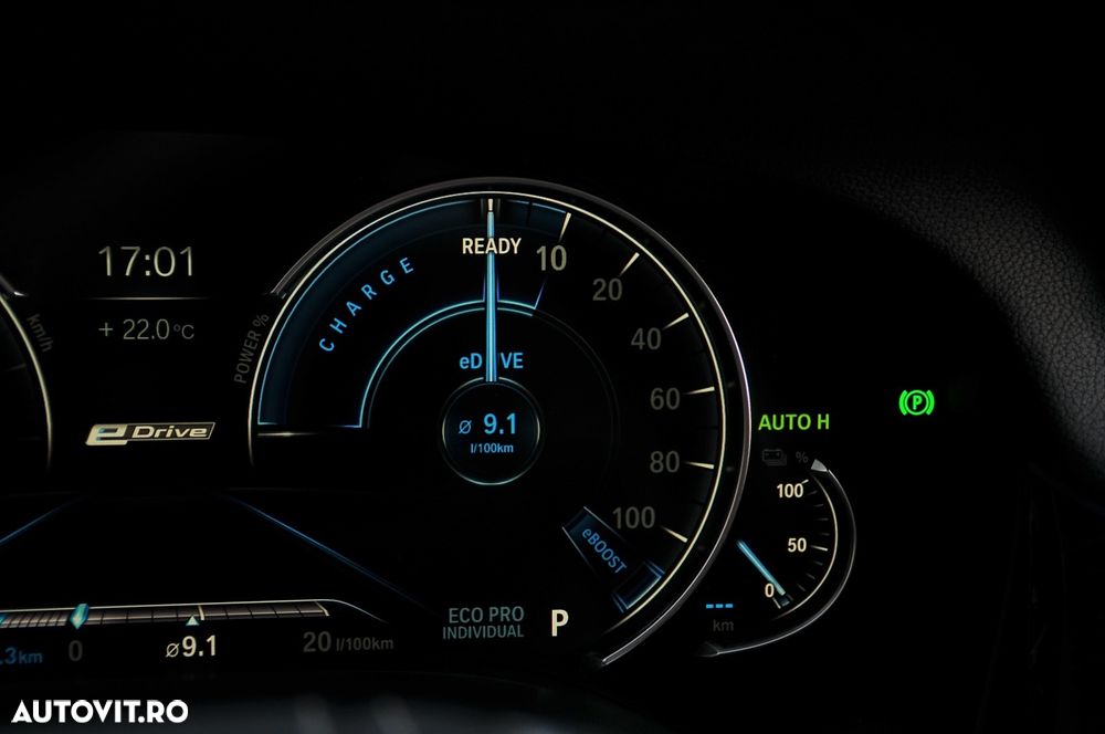 BMW Seria 7 740e iPerformance - 40