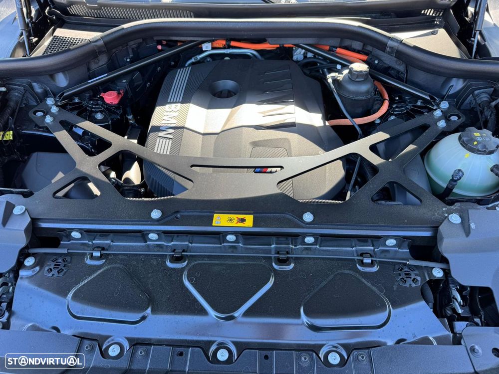 BMW XM 50e - 13