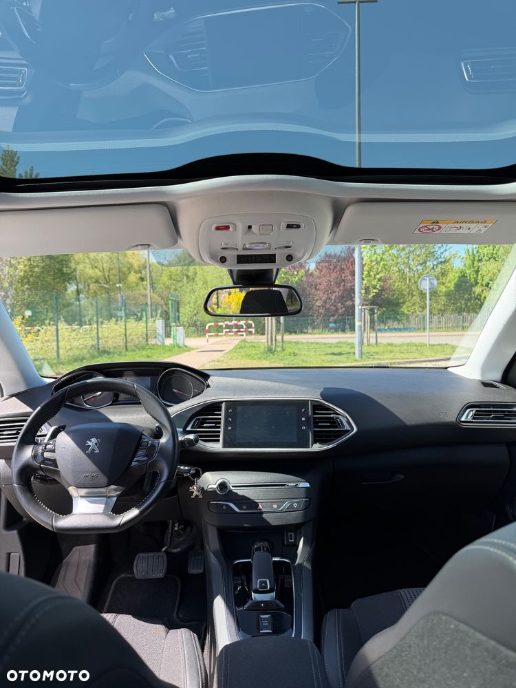 Peugeot 308 1.2 PureTech Allure Pack S&S EAT8 - 28