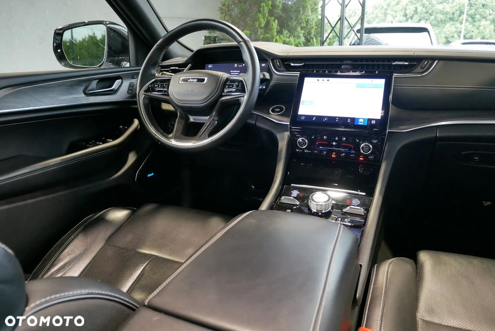 Jeep Grand Cherokee - 19