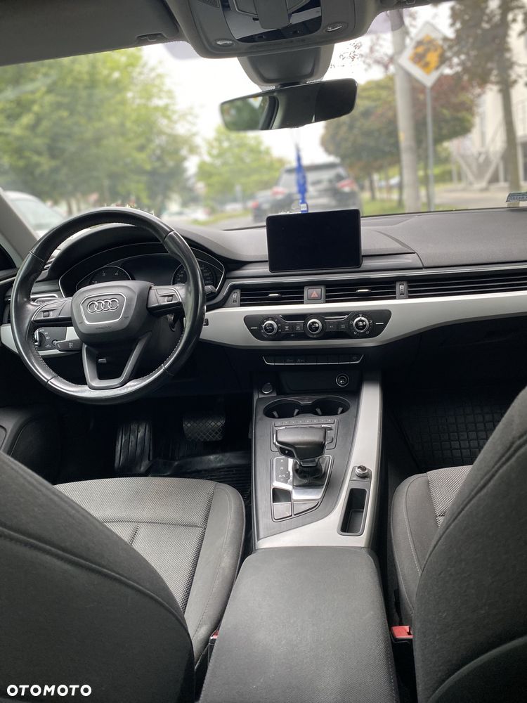 Audi A4 Limousine - 4
