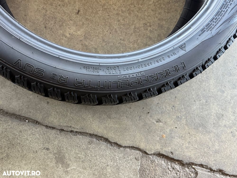 Vând 2 anvelope 235/45/20 nokian de iarnă ca noi - 6