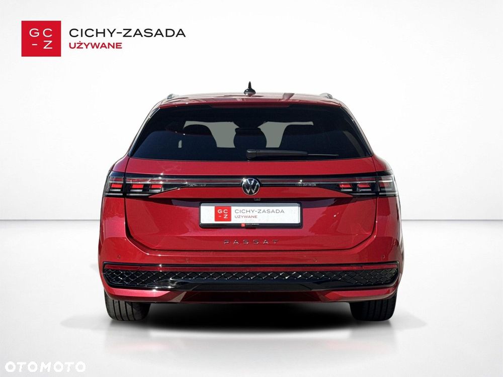 Volkswagen Passat Variant 2.0 TDI SCR R-Line DSG - 4