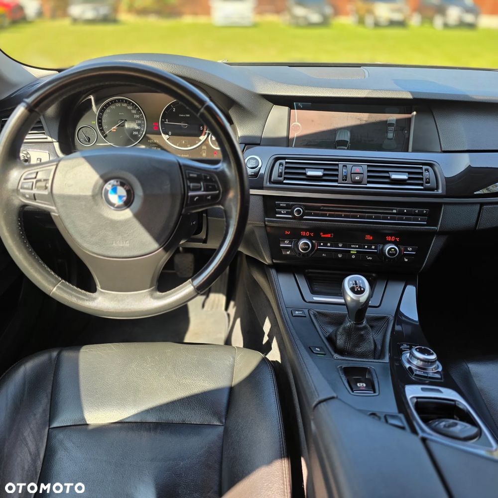 BMW Seria 5 520d Luxury Line - 15
