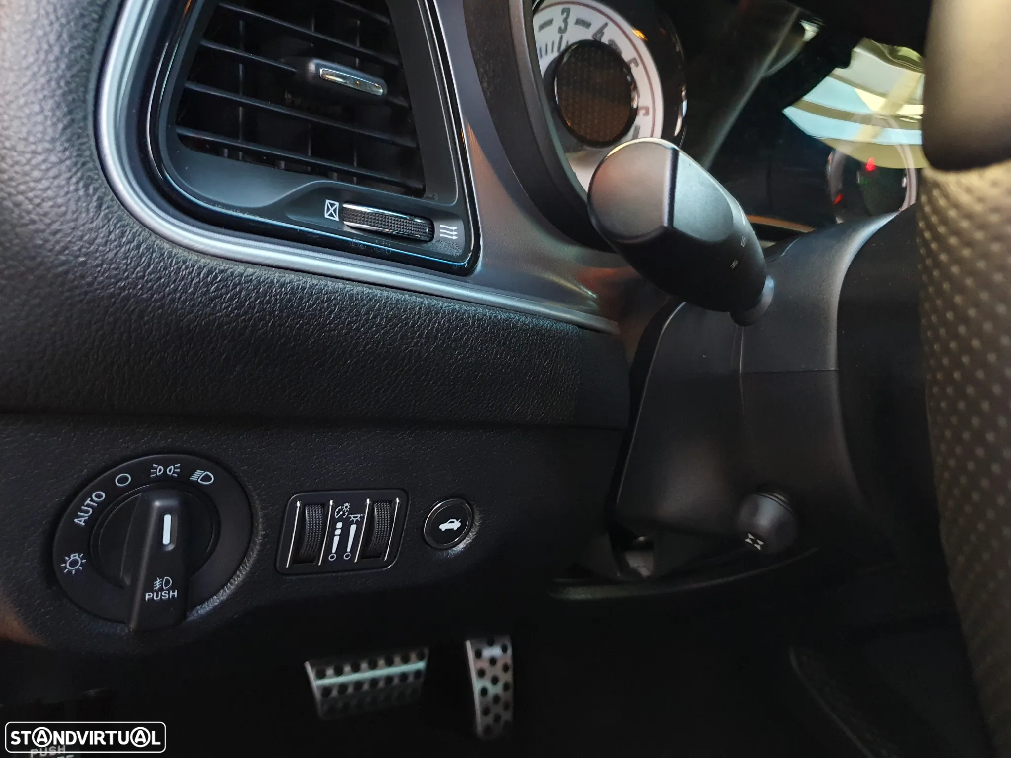 Dodge Challenger Auto R/T Plus Shaker - 14