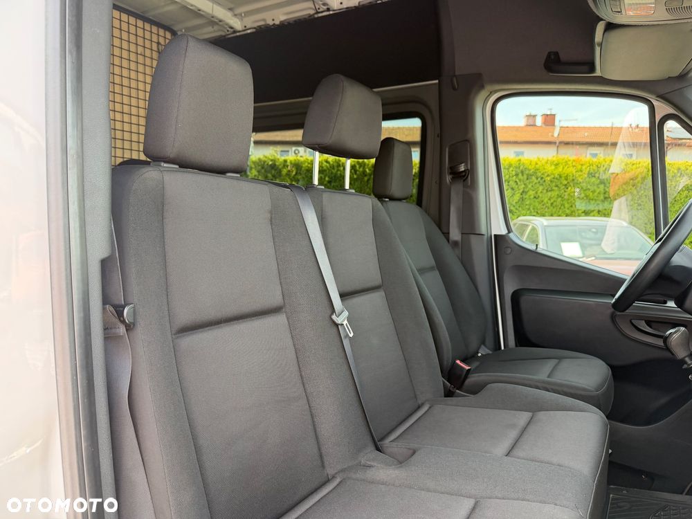 Mercedes-Benz Sprinter - 38