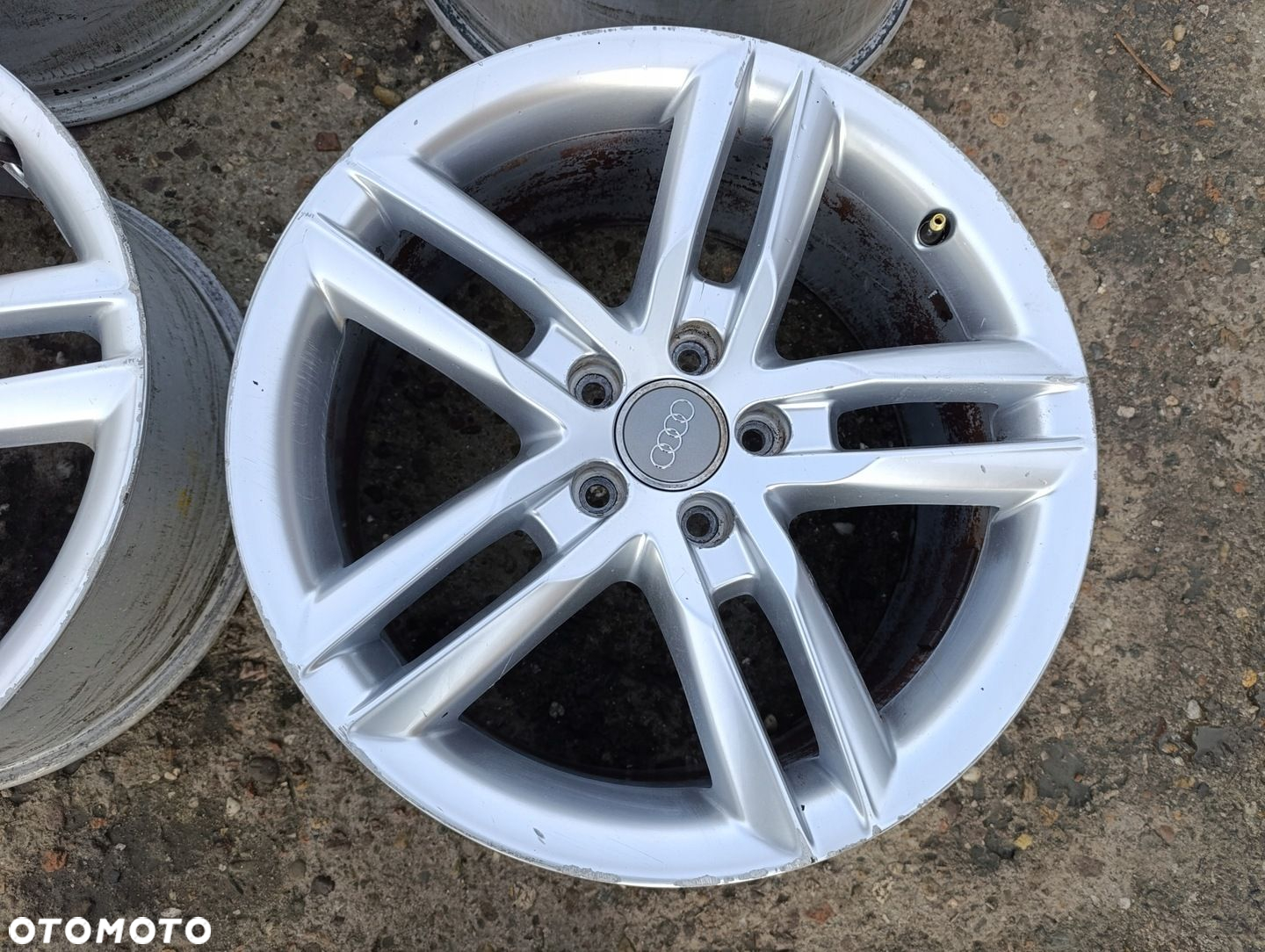 AUDI A4 B8 FELGI KOMPLET 8K0601025CC 8JX18 ET47 - 4