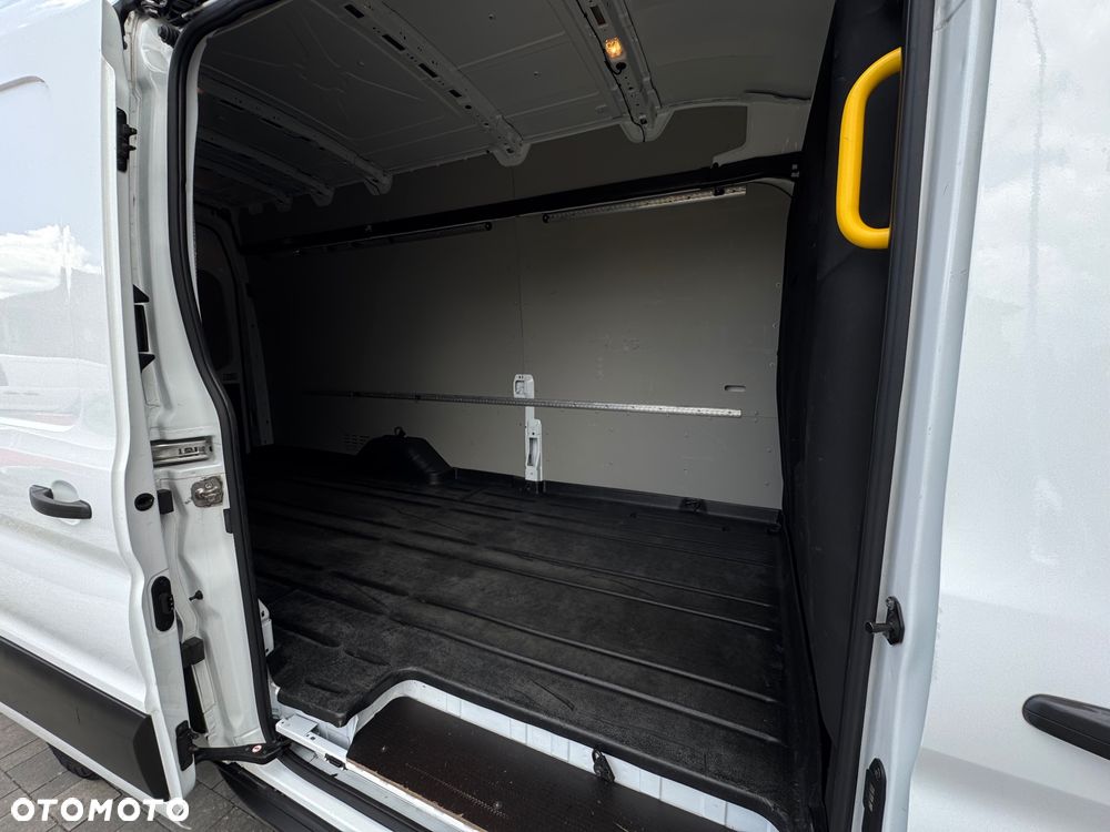Ford Transit - 26