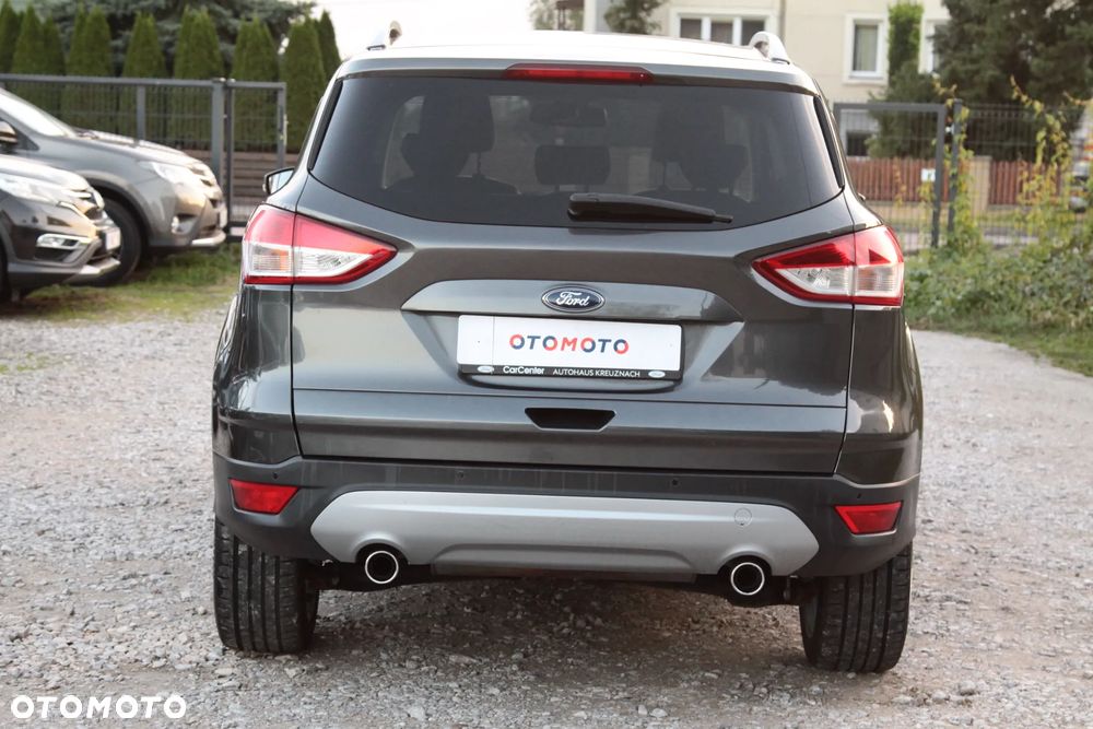 Ford Kuga 2.0 TDCi 2x4 Titanium - 9