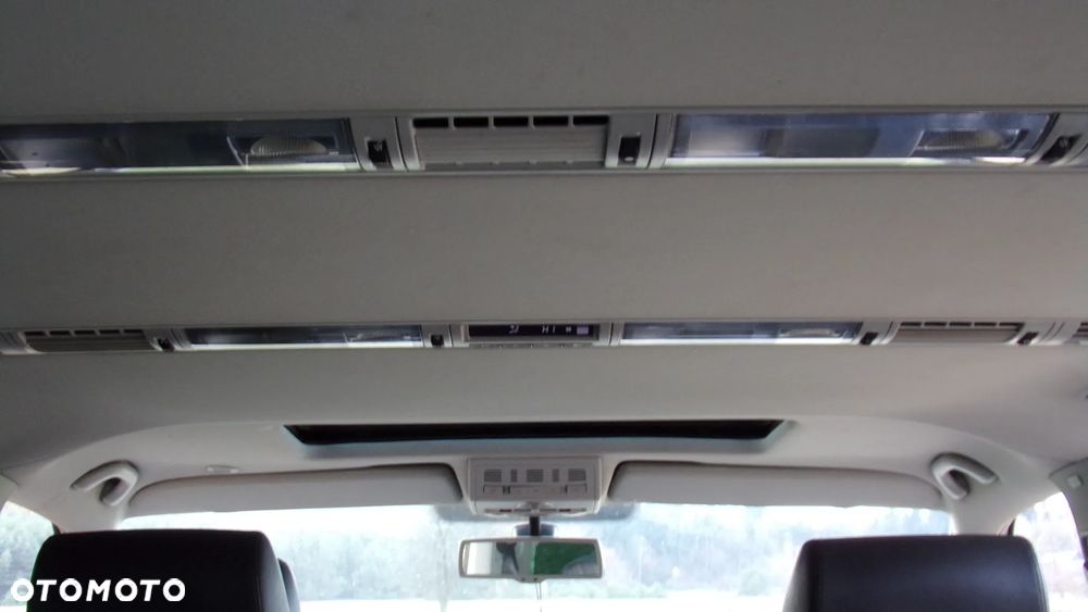 Volkswagen Multivan - 23