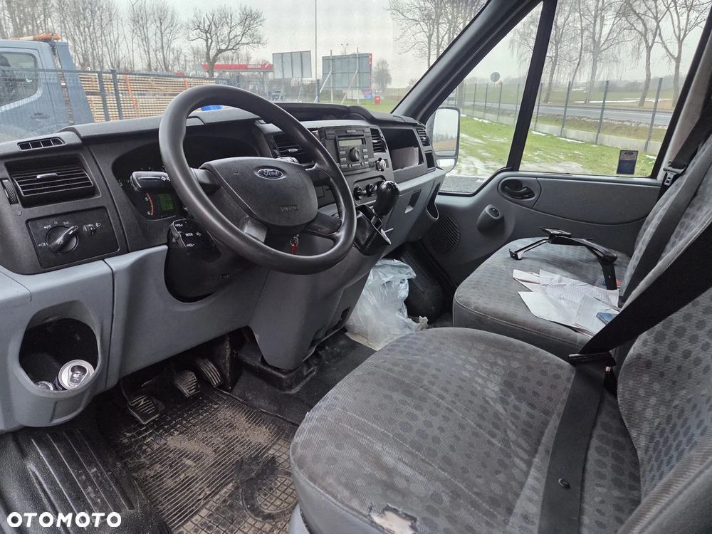 Ford Transit - 12