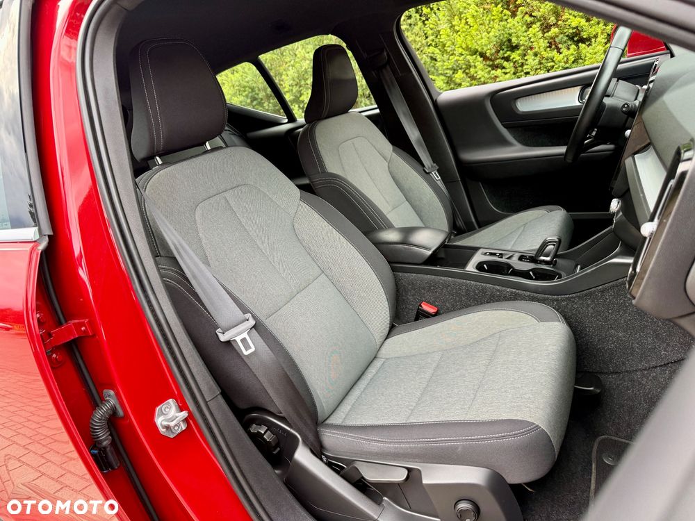 Volvo XC 40 T5 Plug-In Hybrid Momentum Pro - 17