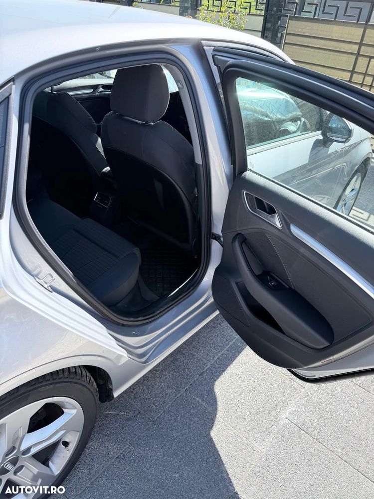 Audi A3 2.0 TDI S tronic Sport - 3
