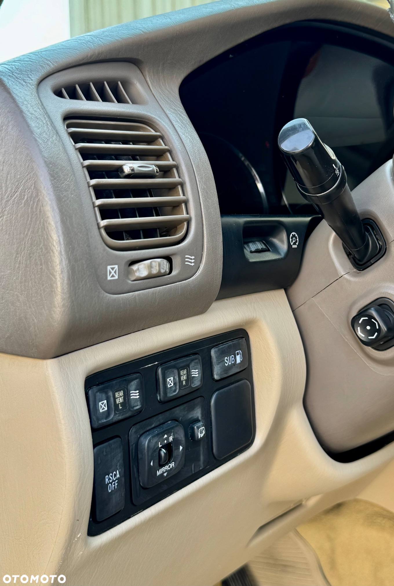 Lexus LX 470 - 29
