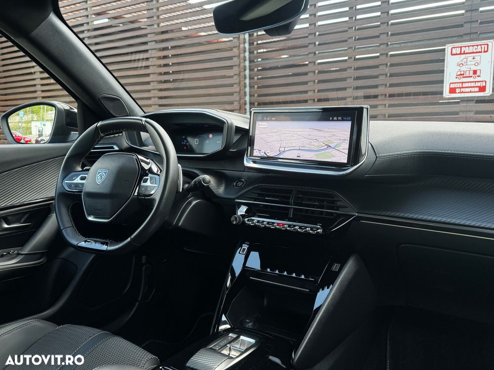 Peugeot 2008 PureTech 130 EAT8 GT - 21