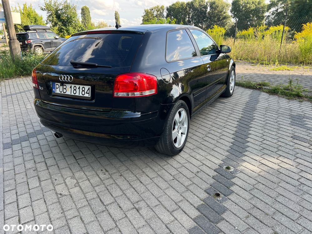 Audi A3 3-drzwiowe 1.6 FSI Ambition - 6