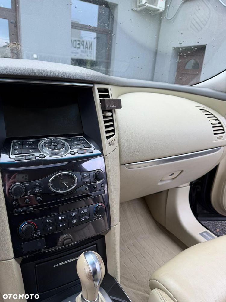 Infiniti FX FX30d S Premium - 9