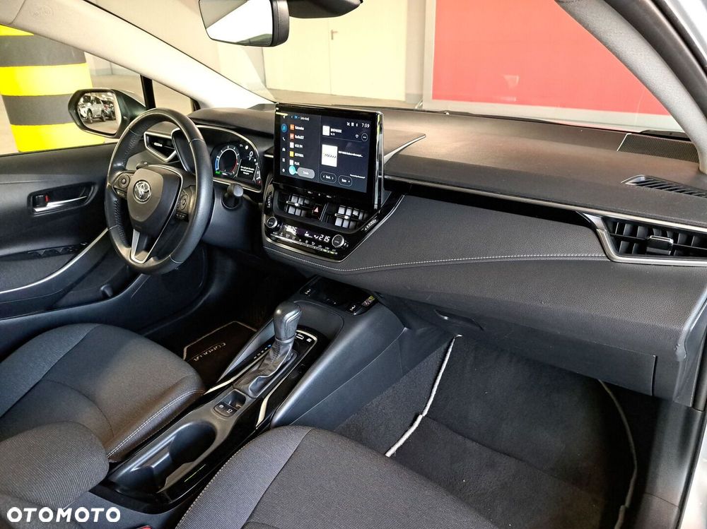 Toyota Corolla 1.8 Hybrid Comfort - 17