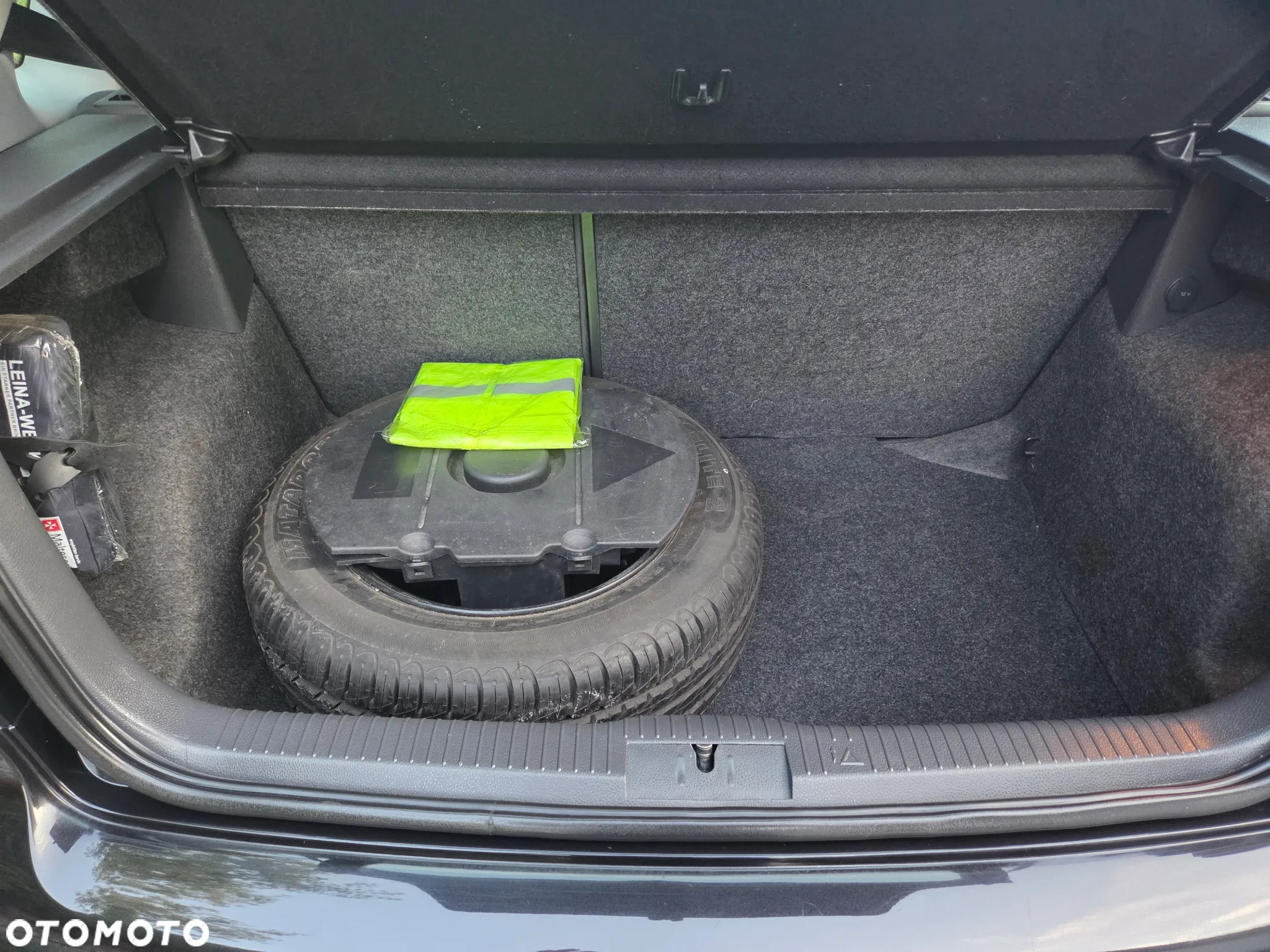 Volkswagen Polo 1.4 16V Comfortline - 12
