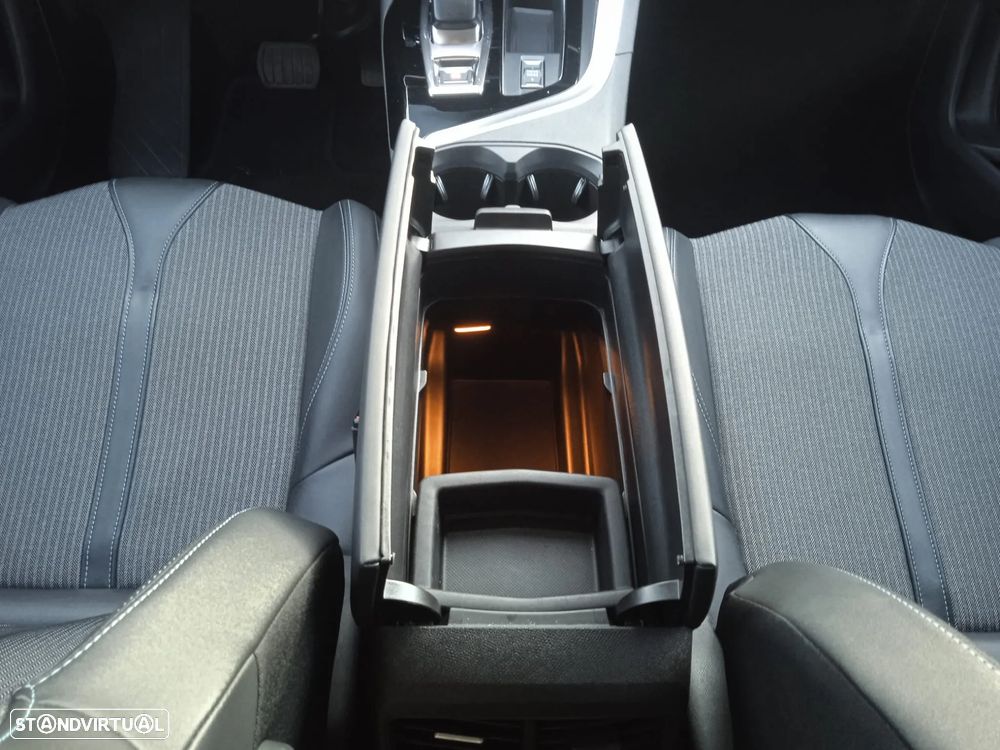 Peugeot 3008 1.6 Hybrid Allure Pack e-EAT8 - 22