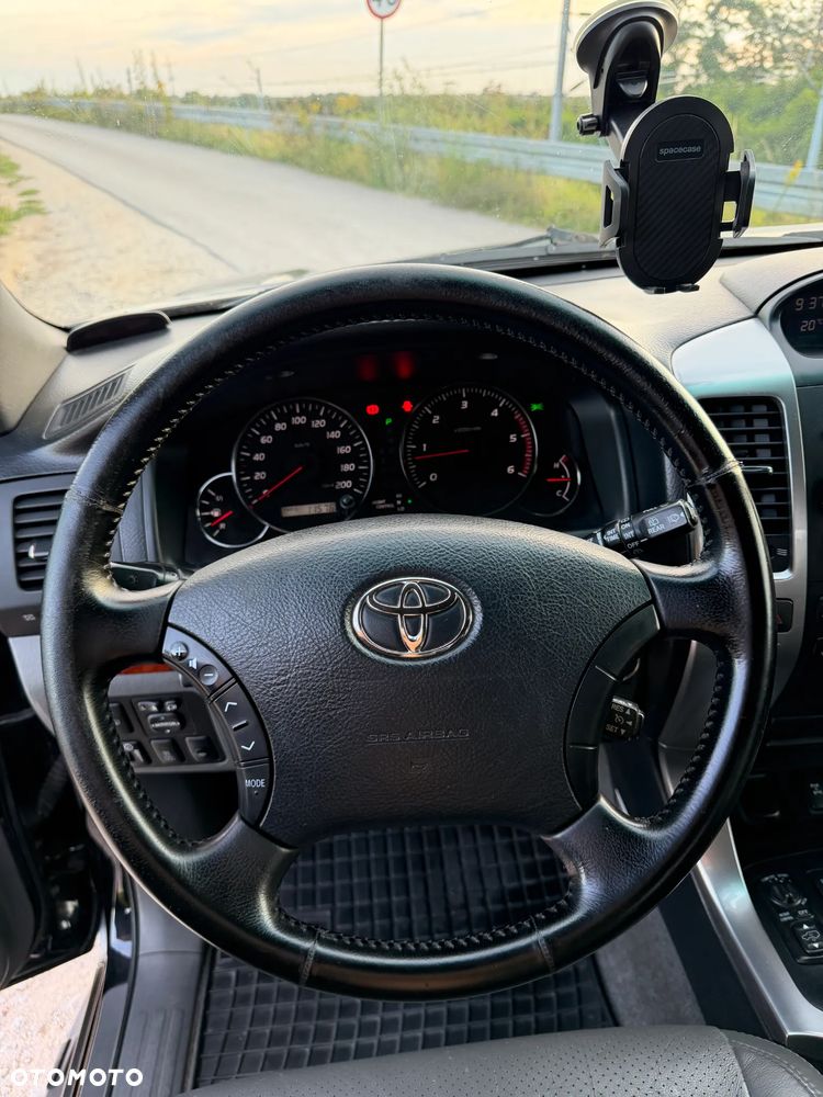 Toyota Land Cruiser - 10