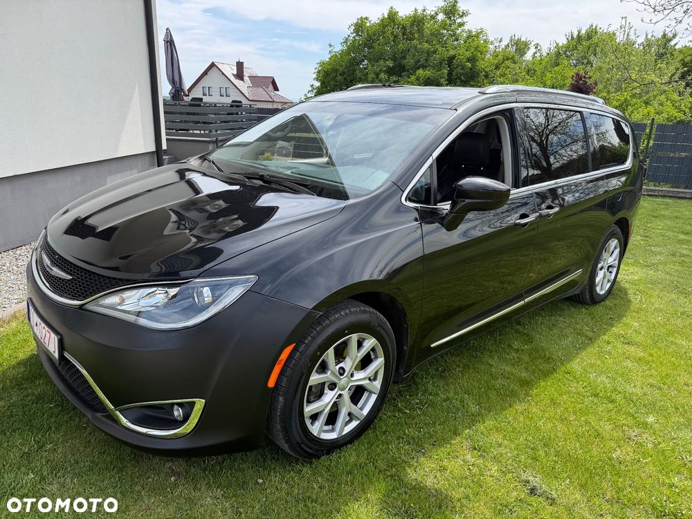 Chrysler Pacifica - 9