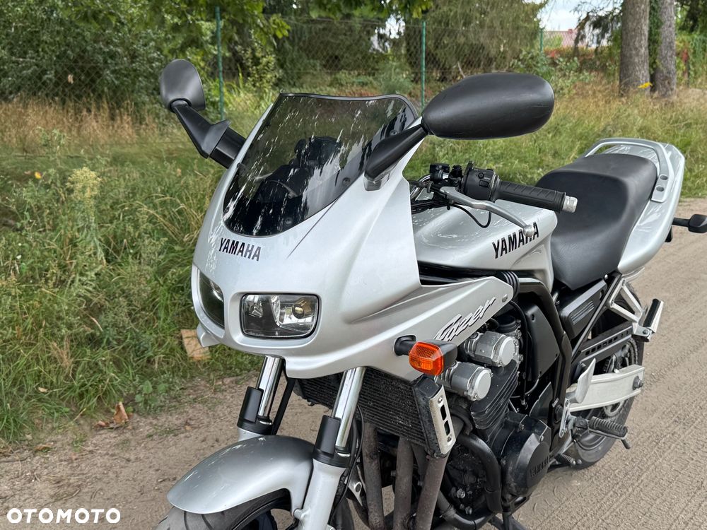 Yamaha FZS - 17
