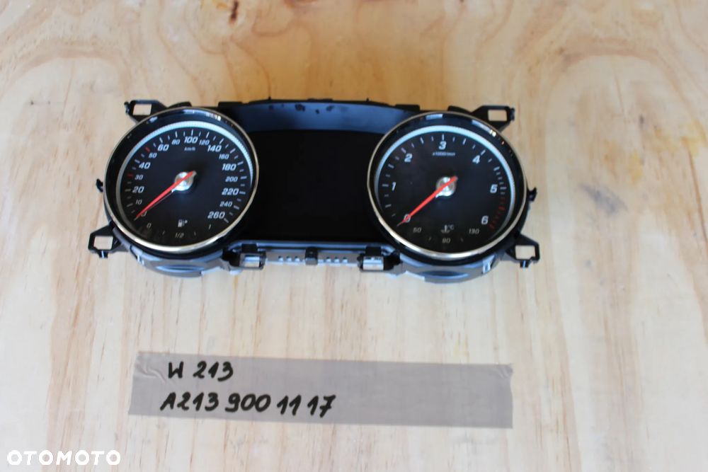 LICZNIK ZEGARY MERCEDES W213 A2139001117 2020