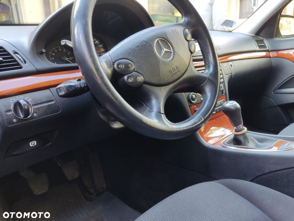 Mercedes-Benz Klasa E 220 CDI Classic - 13