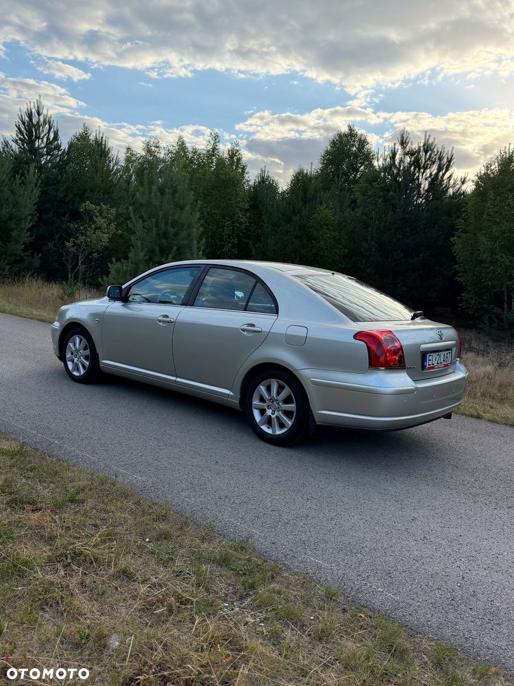 Toyota Avensis 2.0 VVT-i High - 6
