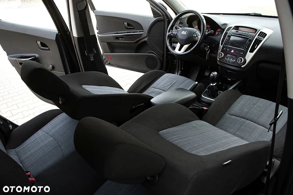 Kia Ceed 1.6 CVVT Dream-Team Edition - 36