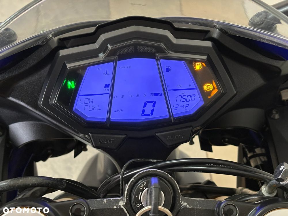 Yamaha YZF - 12