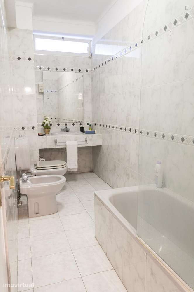 Quarto - localizado em Alcântara Lisbon - Grande imagem: 3/30
