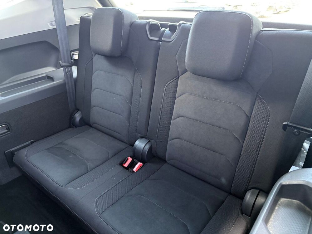Volkswagen Tiguan Allspace - 16