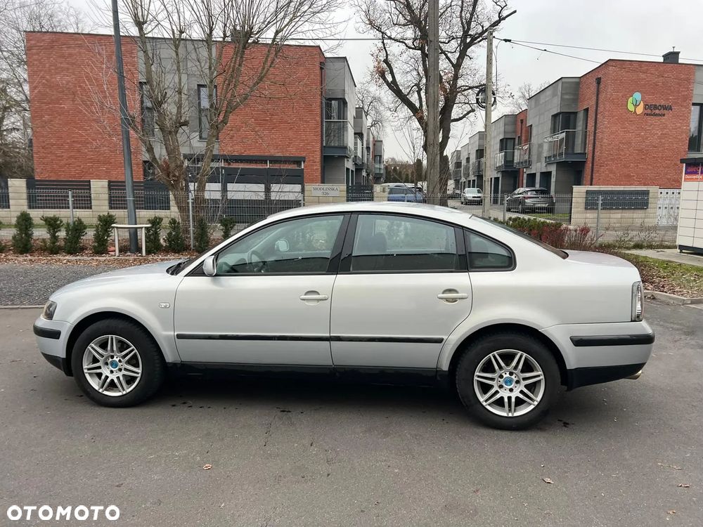 Volkswagen Passat 1.8T Trendline - 18