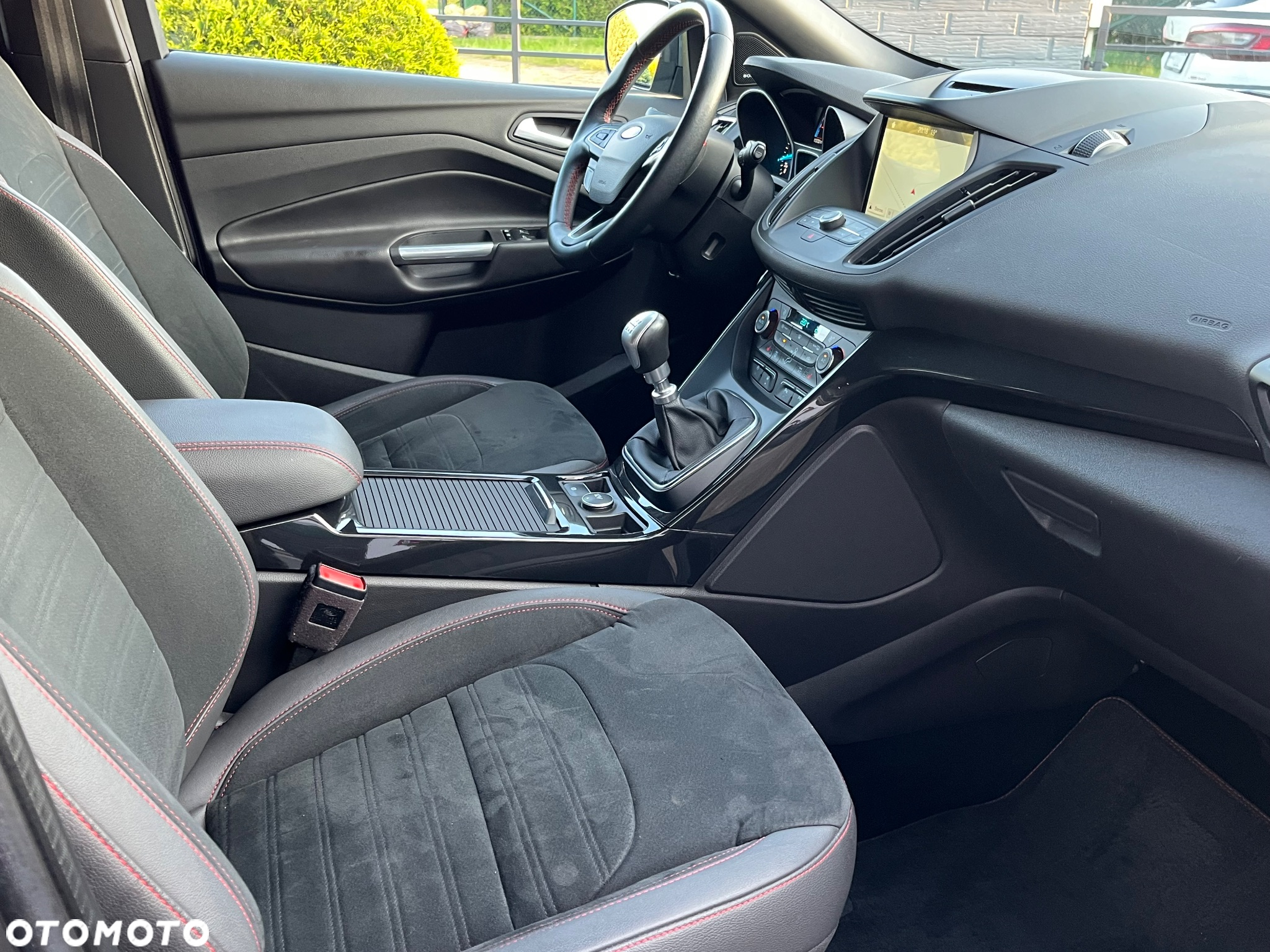 Ford Kuga 1.5 EcoBoost 2x4 ST-Line - 22