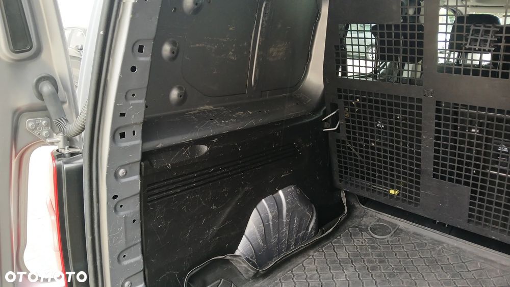 Opel Combo XL 2,3t (bryg.) - 35