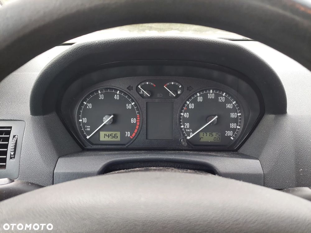 Skoda Fabia 1.2 HTP Choice - 11