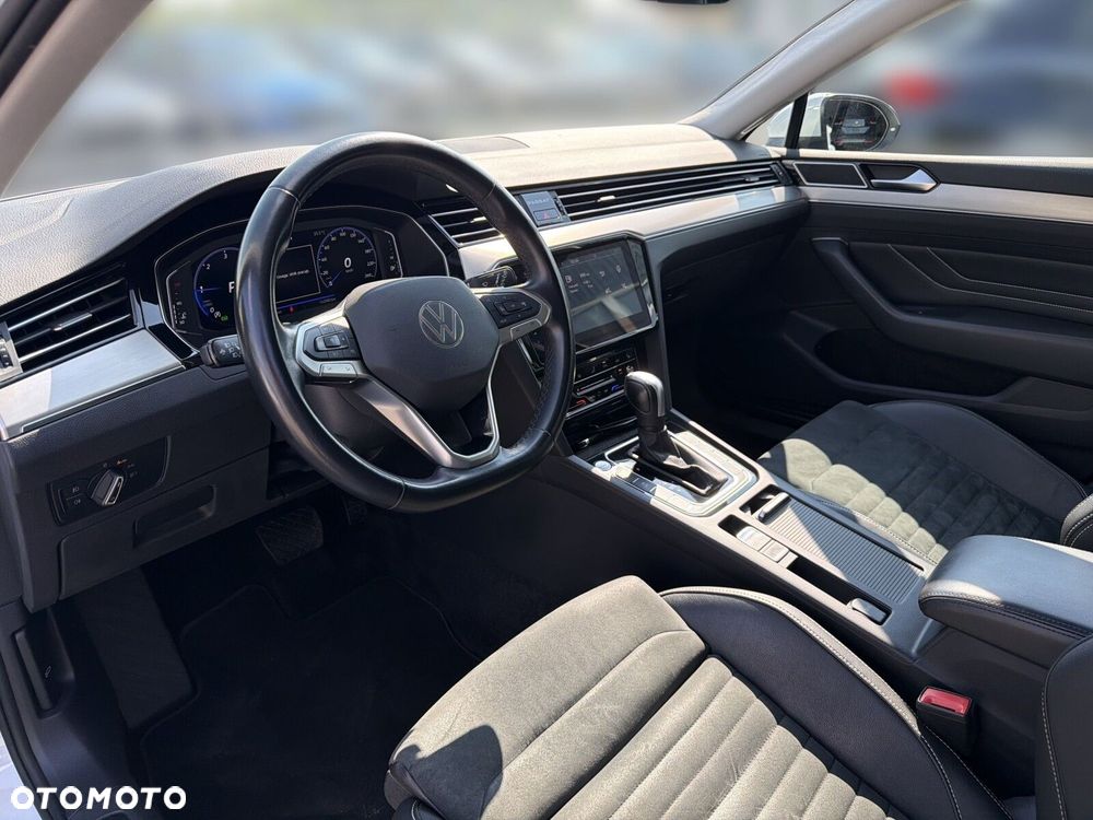 Volkswagen Passat - 10