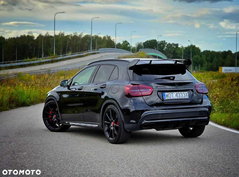 Mercedes-Benz GLA 45 AMG 4-Matic - 14