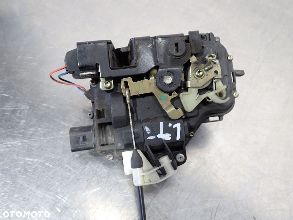 ZAMEK LEWY TYŁ DRZWI VOLKSWAGEN BORA - 2