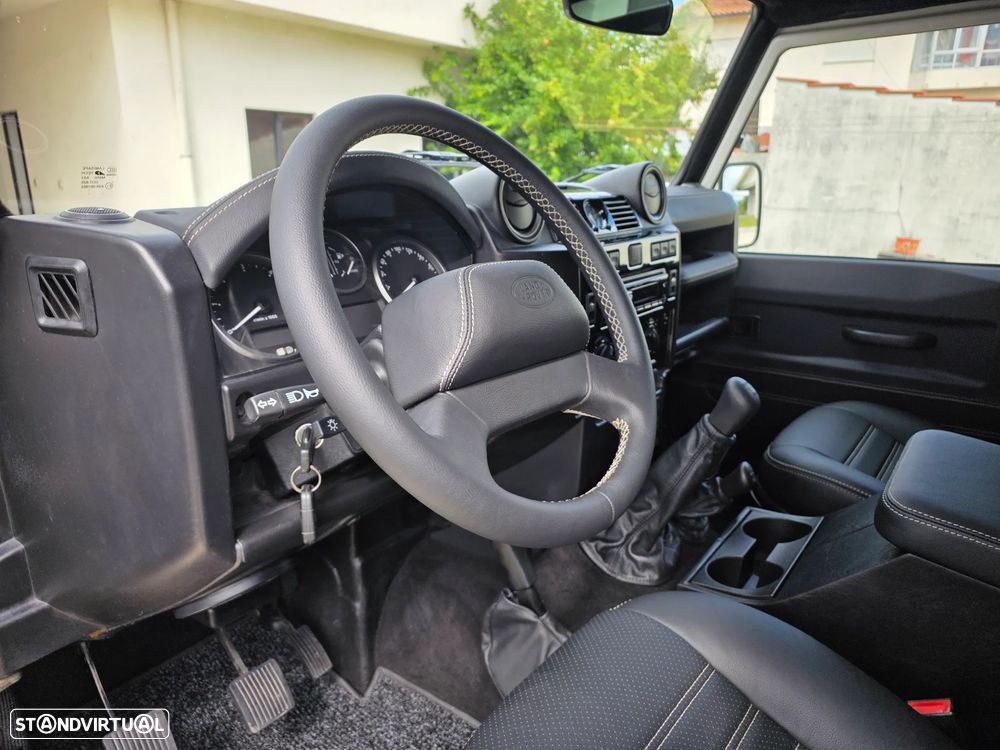 Land Rover Defender 90 2.4 CRD S - 30