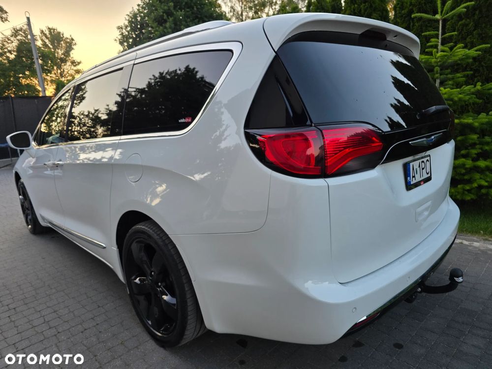Chrysler Pacifica - 5