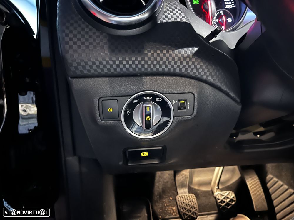 Mercedes-Benz A 160 d Urban - 12